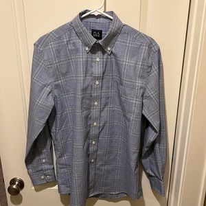 Jos. A. Bank traveler tailored fit Medium dress shirt with button down collar